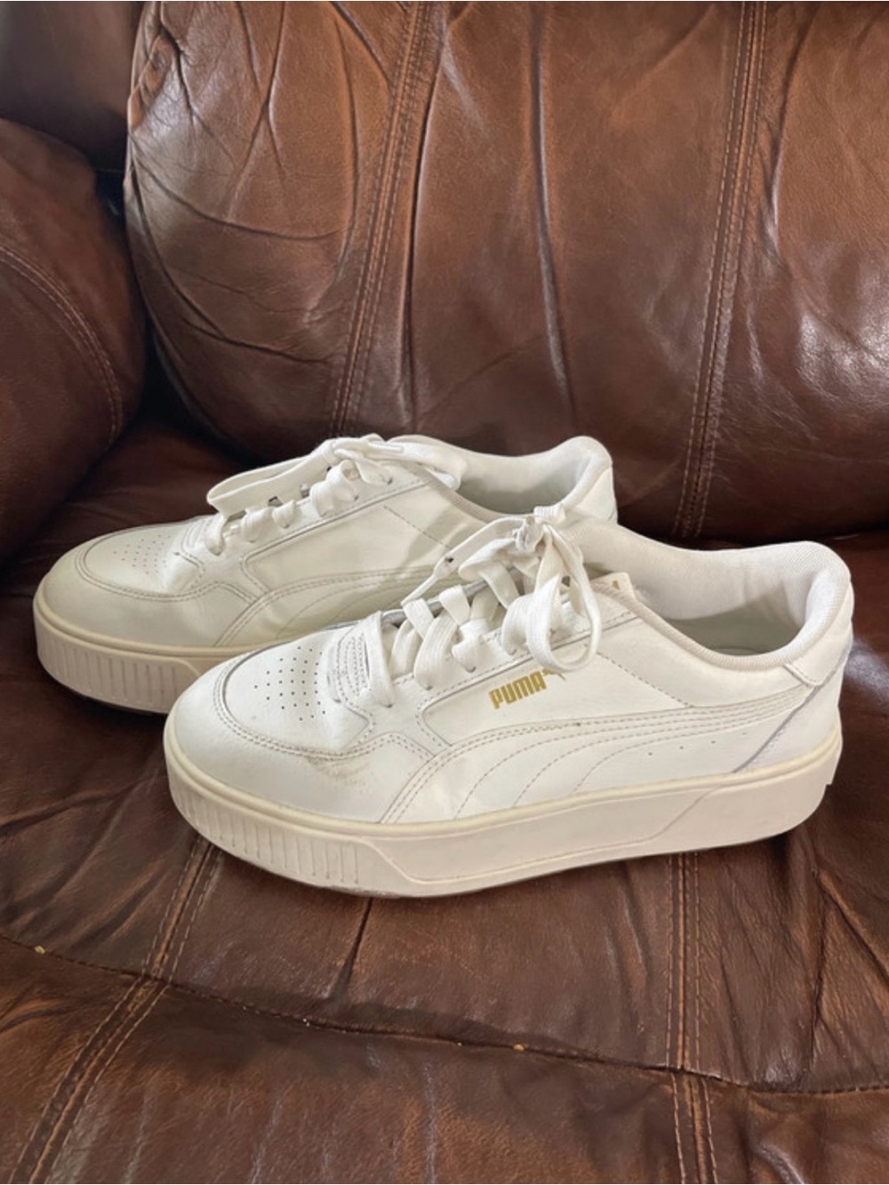 Women’s Puma white shoes
